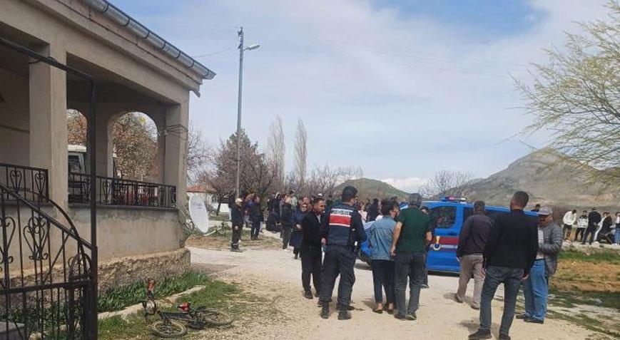 Kayseri'de korkunç olay! 4 çocuk annesi eşini öldürüp aynı silahla intihar etti