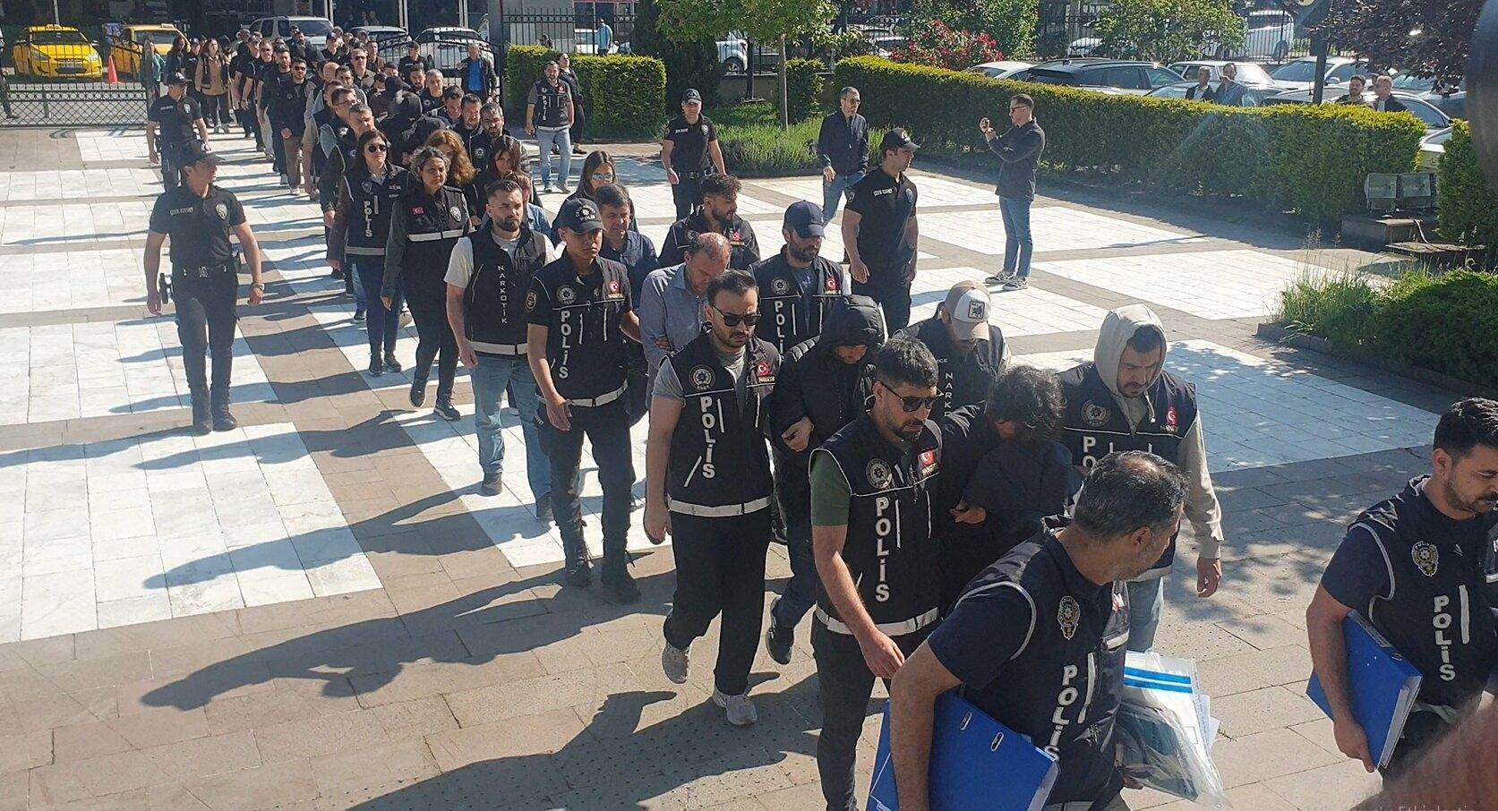 Öğrencilerin bilgileriyle vurgun iddiası! 21 kişi adliyede: 'Staj yapıyor' gösterip para aldılar