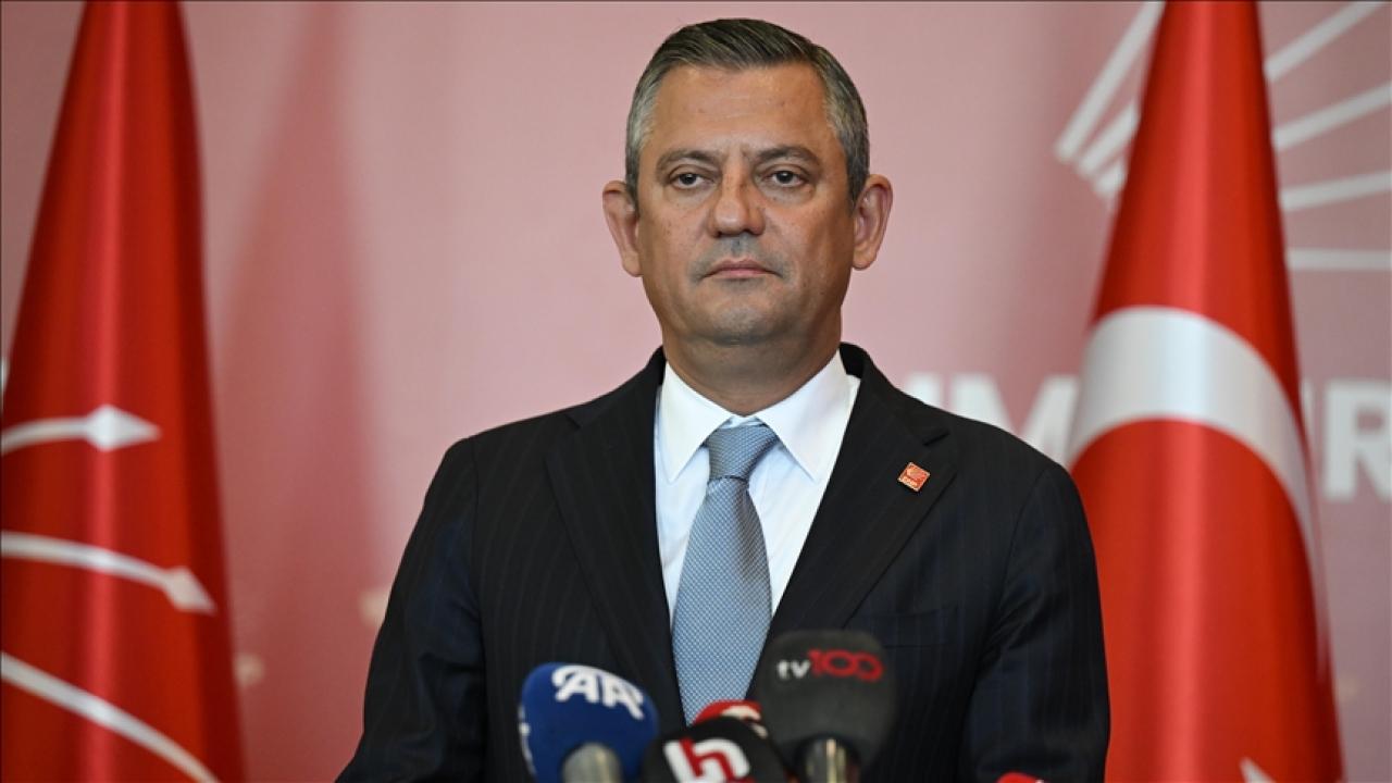 Özgür Özel SAHA EXPO 2026’da dikkat çeken ‘James Cook’ diyalogu: Ankara’da…