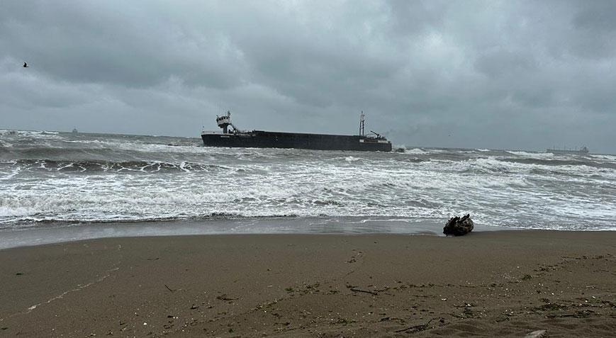 Sakarya'da kargo gemisi karaya oturdu! 8 mürettebat için kurtarma çalışmaları başlatıldı