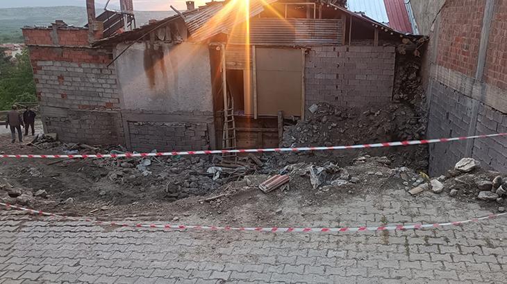 Yıllarca söyledi, kimse inanmadı: Evi yıkılınca ortaya çıktı! 100 sır köyü ayağa kaldırdı