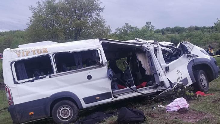 Yozgat'ta feci kaza! Öğrenci servisi devrildi: 3 ölü