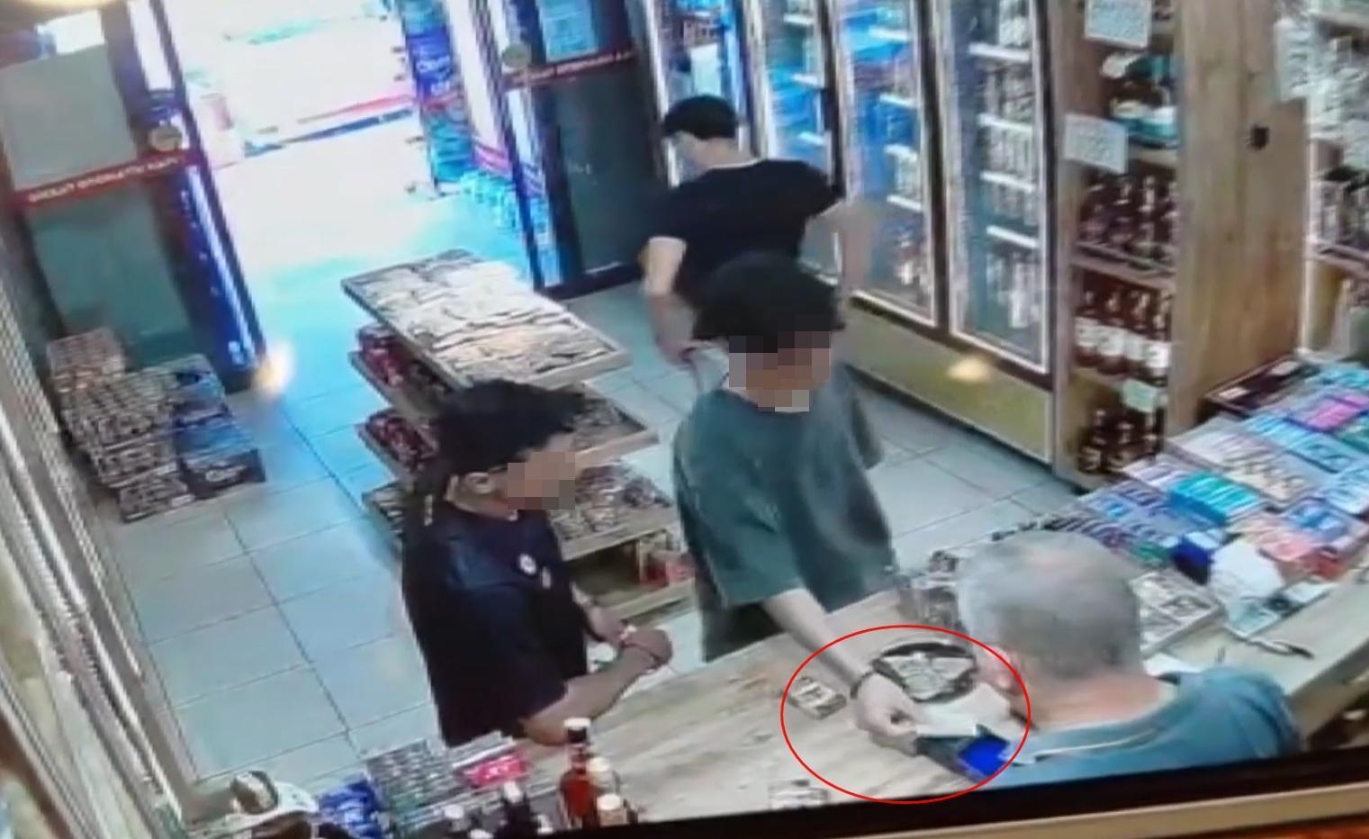 Bursa’da pes dedirten olay! Buldukları kredi kartıyla alışveriş yaptılar