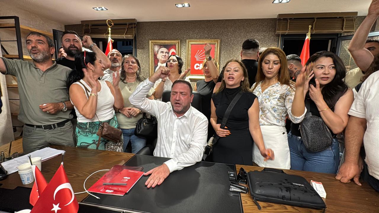 CHP İzmir İl Başkanlığı’na atanan Utku Gümrükçü, görevine başladı
