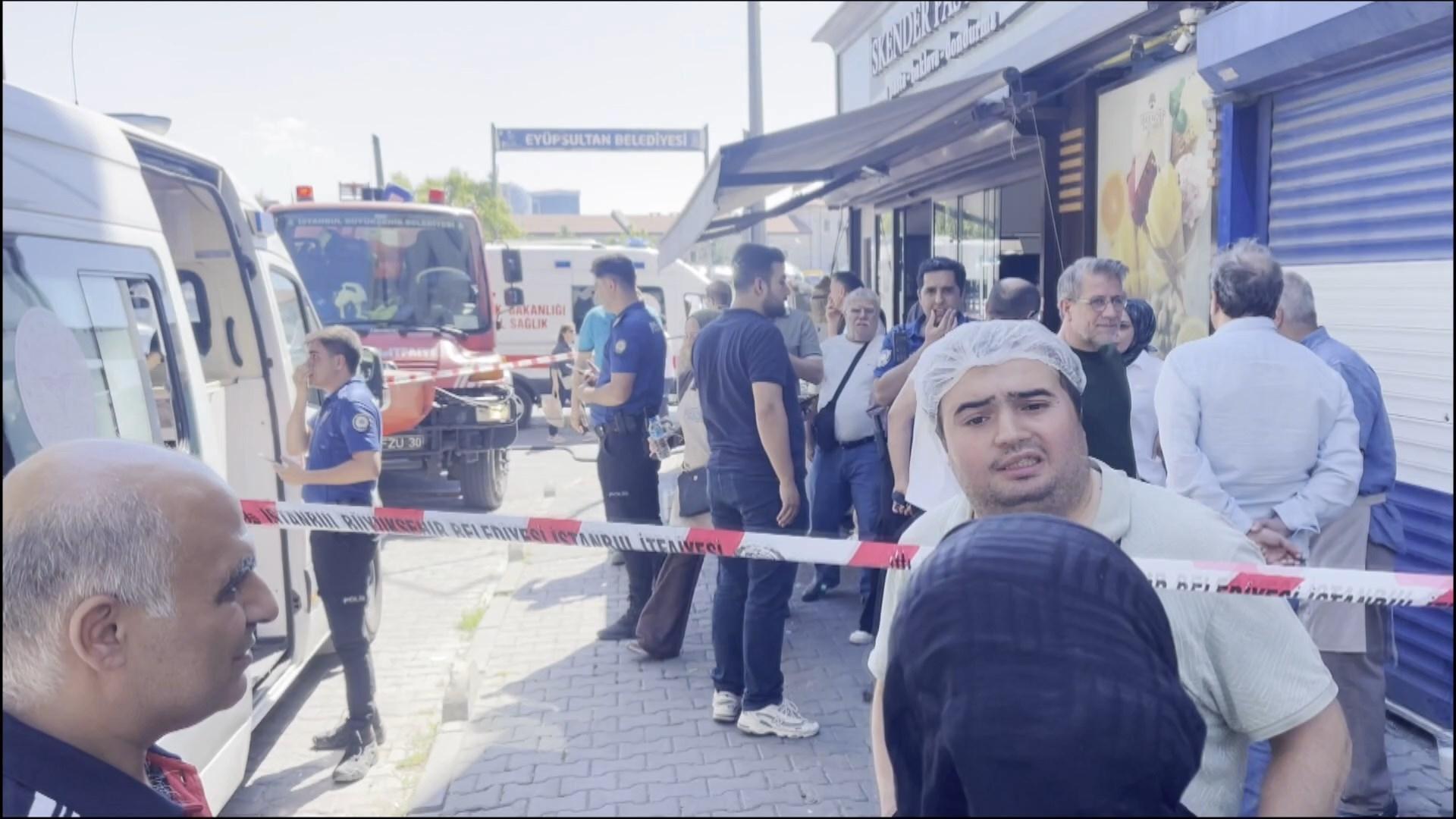Eyüpsultan'da pastanede panik dolu anlar! İşçiler birer birer bayıldı