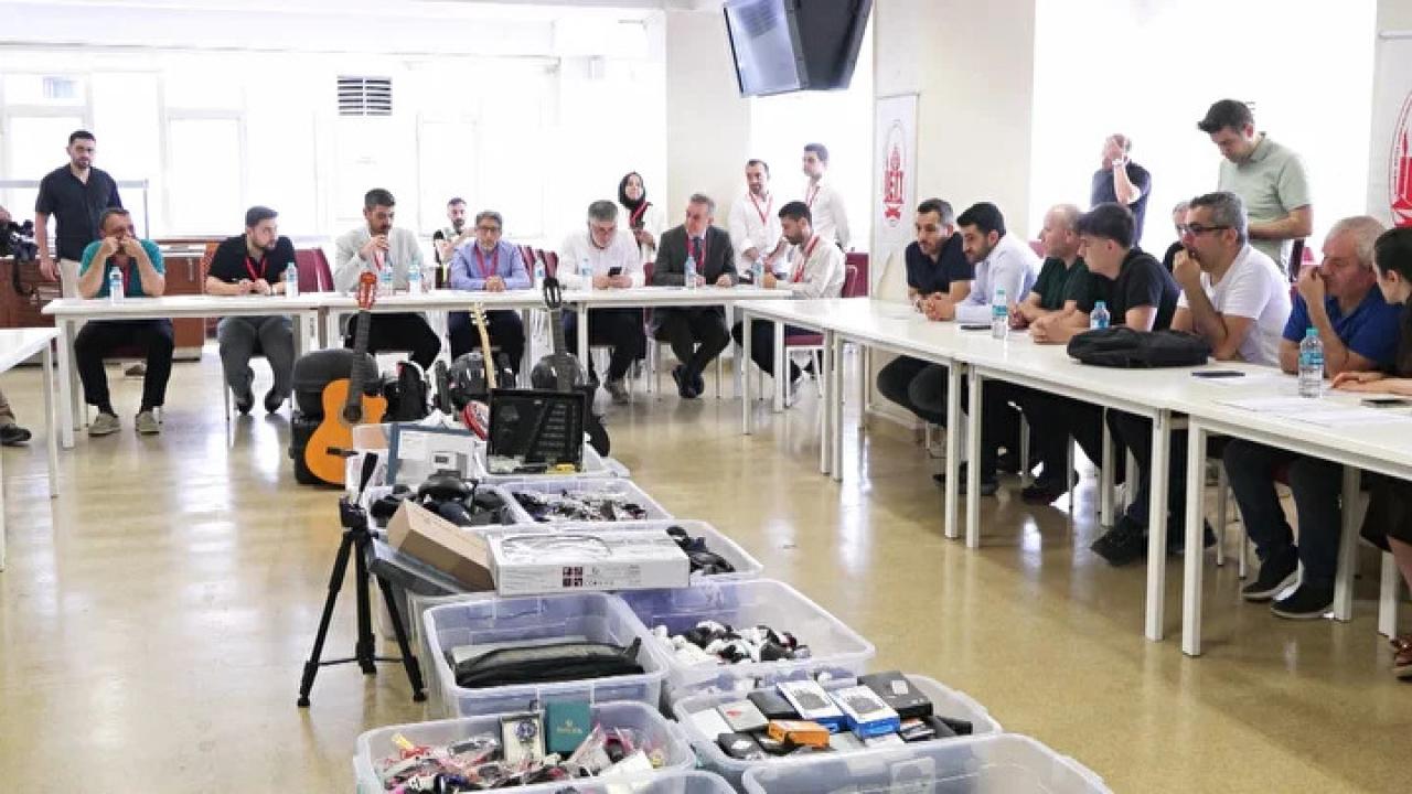 İstanbul’da İETT’de unutulan binlerce eşya açık artırma ile satıldı: iPhone elde kaldı