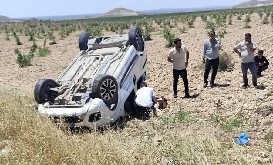 Şanlıurfa’da kaza! Evde sağlık ekibi şarampole devrildi