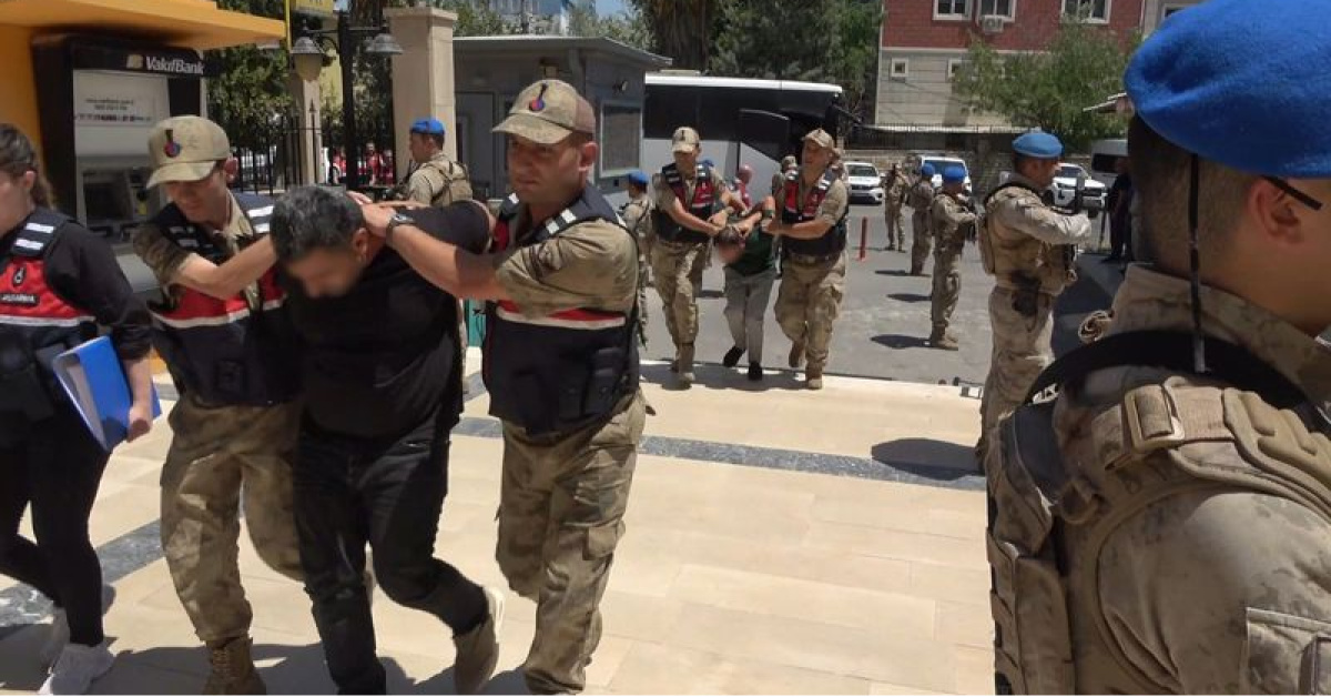 12 kilo altın ve 2 milyon TL… Büyük gasp 8 tutuklama!