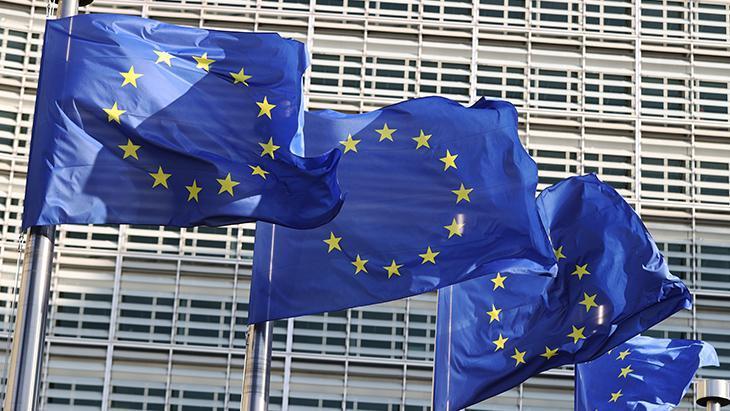 AB’den Google’a 890 milyon Euro’luk dev ceza!