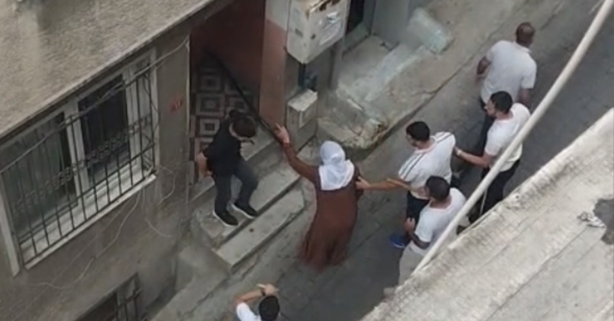 Fön ve jöle için dövdüler! İstanbul’da taş ve sopalı meydan dayağı: 9 gözaltı