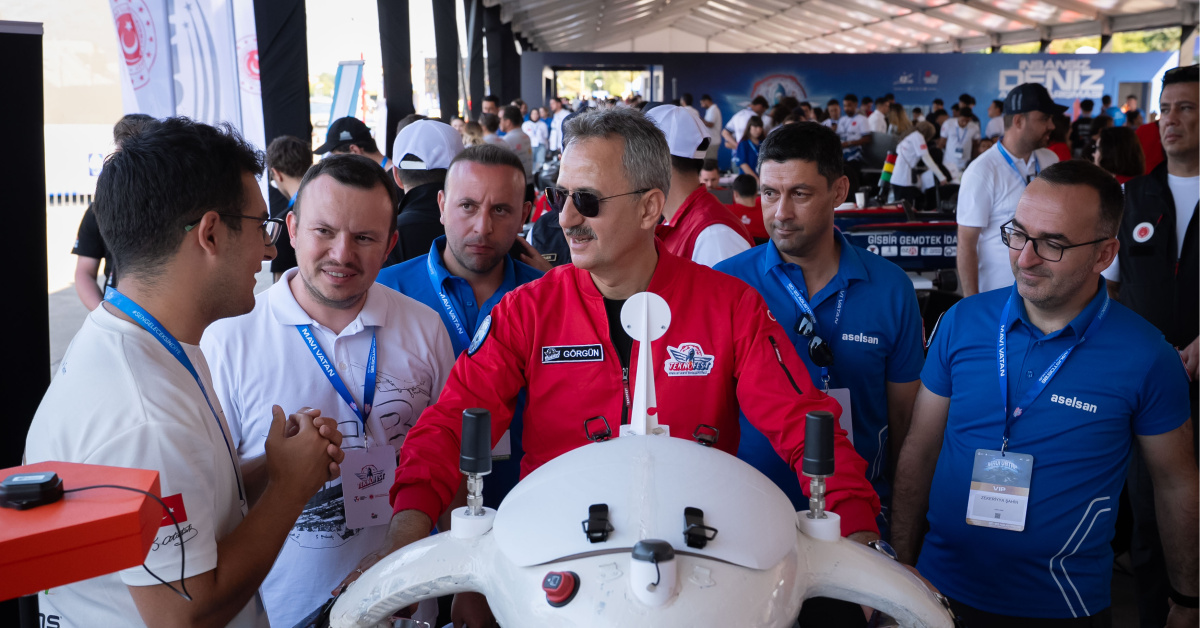 SSB Başkanı Haluk Görgün, gençlerin teknoloji projelerini inceledi