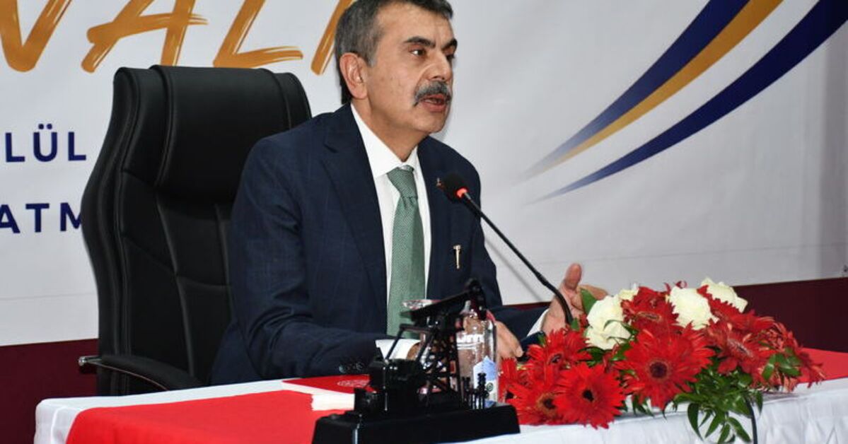 Bakan Tekin: Öğretmenlerimizin yer değiştirme tercihleri 23-24 Eylül’de alınacak