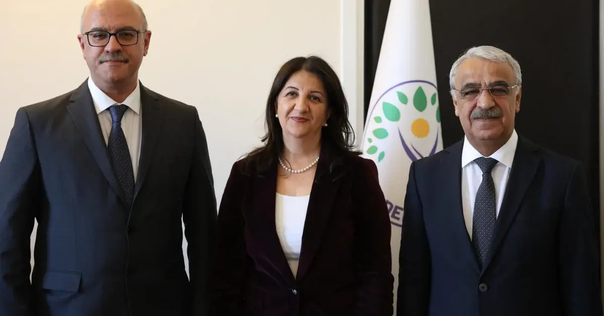 DEM Parti İmralı heyeti Öcalan’ın mesajını paylaştı: “Türkiye’nin önünde tarihsel bir fırsat bulunmaktadır”