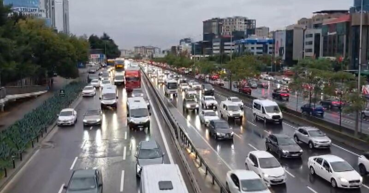İstanbul’da trafik yoğunluğu artıyor! İşte son durum
