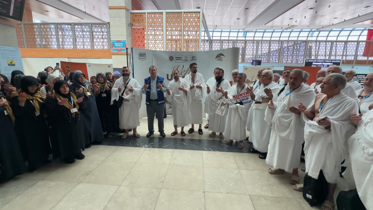 Konya’da “Vefa Umresi” heyecanı: İkinci kafile kutsal topraklara uğurlandı