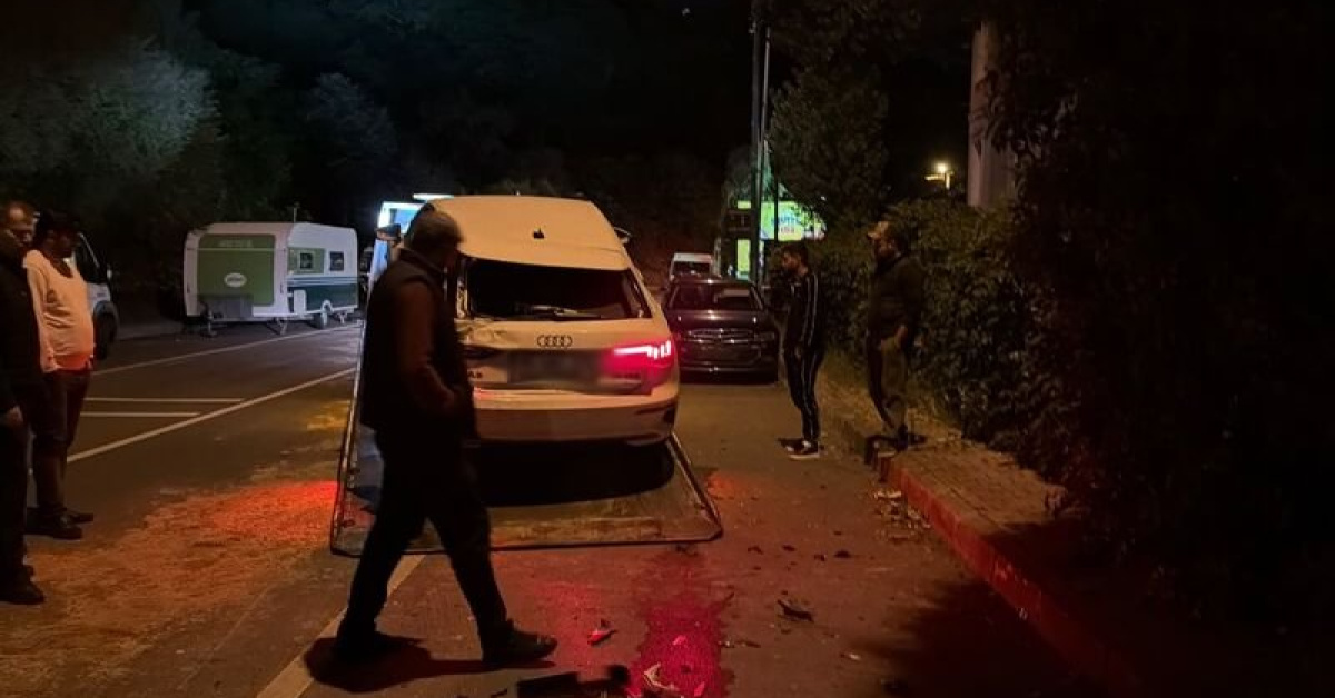 Sarıyer’de otomobil, park halindeki 6 araca çarptı! 3 yaralı